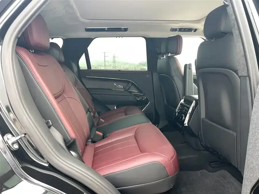 Land Rover Range Rover Sport Range Rover Sport 2024 400PS Classic Edition 2024 — миниатюра 2