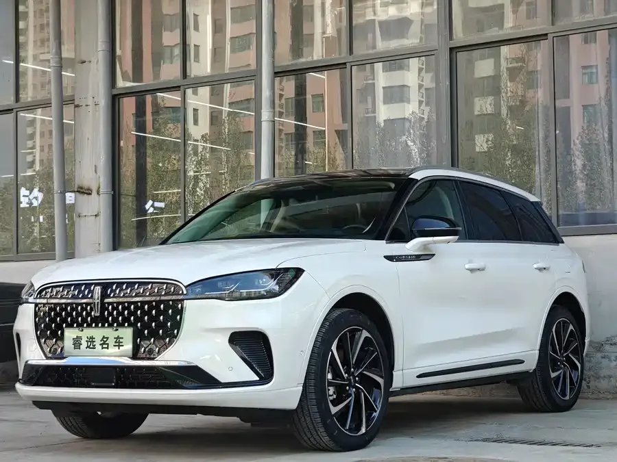 Lincoln Adventurer 2024