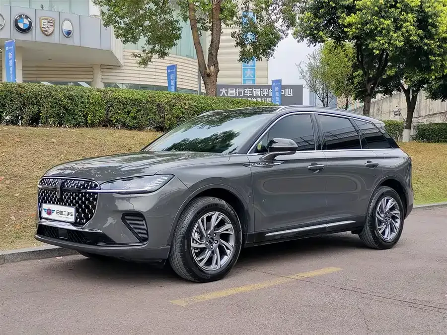 Lincoln Adventurer 2025