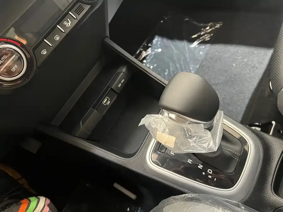 Kia KX1 Yipao 2021 1.4L CVT fun sunroof model 2025 — миниатюра 4