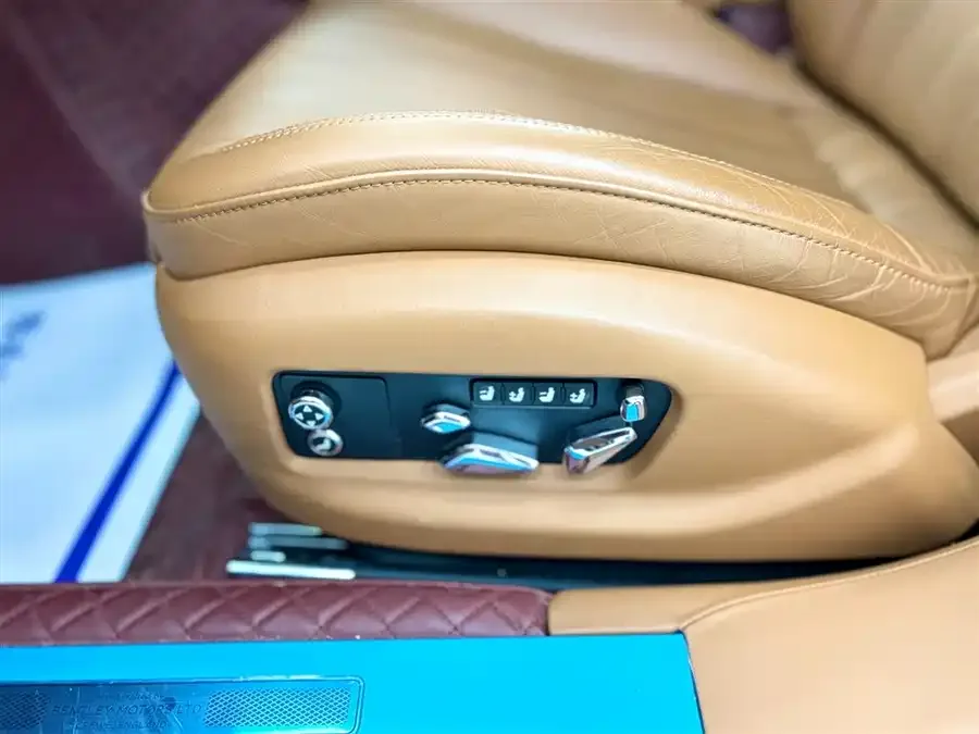 Bentley Flying Spur Mercedes-Benz 2022 4.0T V8 Standard Edition 2024 — миниатюра 4