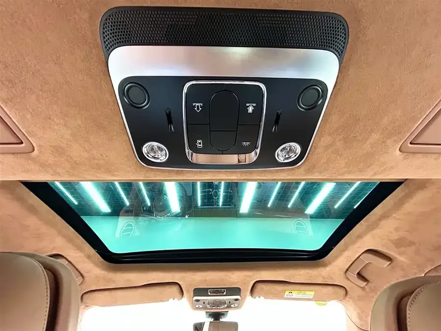 Bentley Flying Spur Mercedes-Benz 2022 4.0T V8 Standard Edition 2024 — миниатюра 5