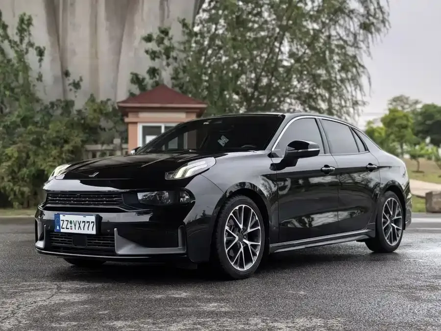 Lynk & Co 03 Lynk & Co 03 2022 2.0TD DCT Pro 2022 — фото 1, купить с доставкой в Москву