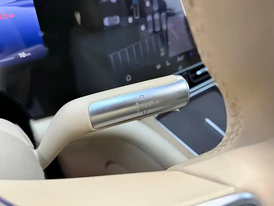 AITO M9 Wenjie M9 2024 Extended Range Ultra Edition 52kWh 5-seater Edition 2026 — миниатюра 5