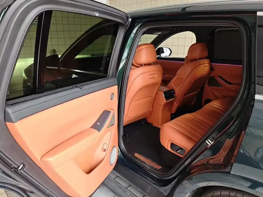 AITO M7 Wenjie M7 2026 Extended Range Ultra 4WD 5-Seater (192-line LiDAR) 2025 — миниатюра 3