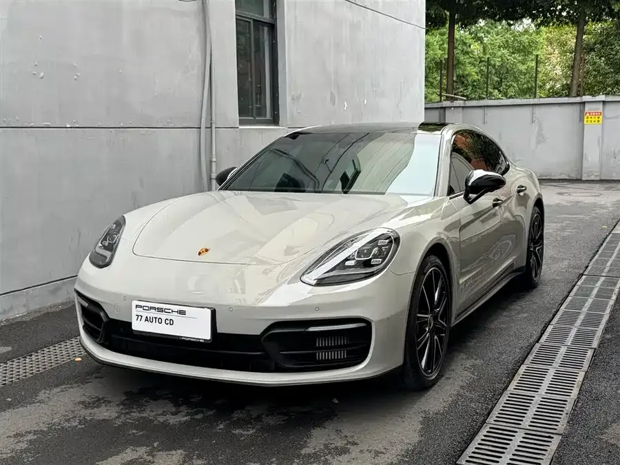 Porsche Panamera 2023