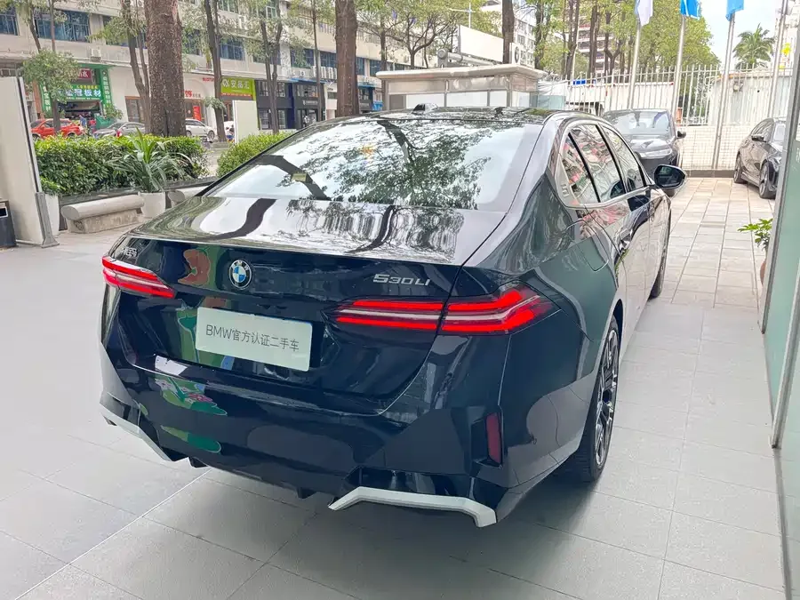 BMW 5 Series BMW 5 Series 2025 530Li Exclusive M Sport Package 2025 — миниатюра 4