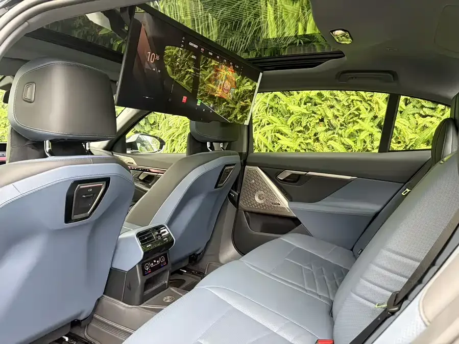 BMW 5 Series BMW 5 Series 2025 530Li Exclusive M Sport Package 2025 — миниатюра 5
