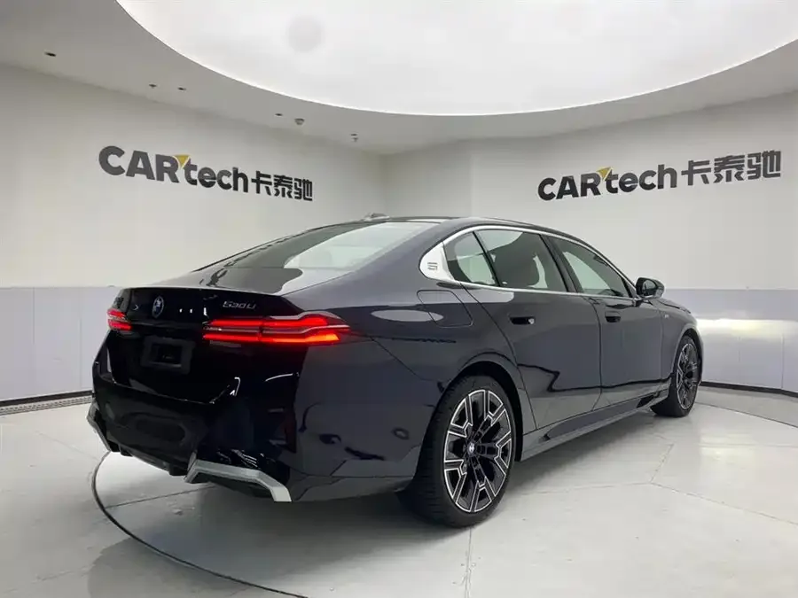 BMW 5 Series BMW 5 Series 2025 530Li Exclusive M Sport Package 2025 — миниатюра 2