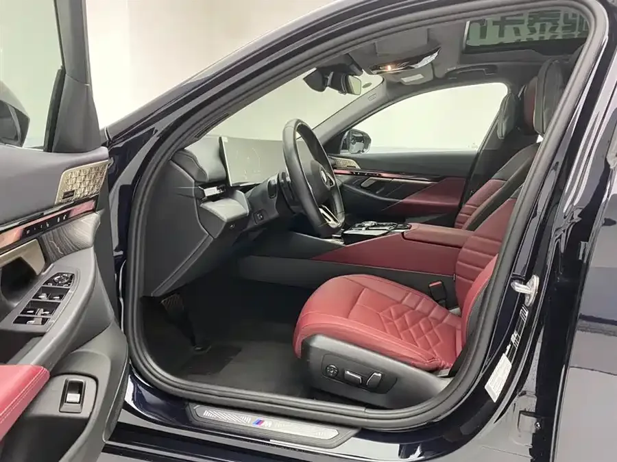 BMW 5 Series BMW 5 Series 2025 530Li Exclusive M Sport Package 2025 — миниатюра 5