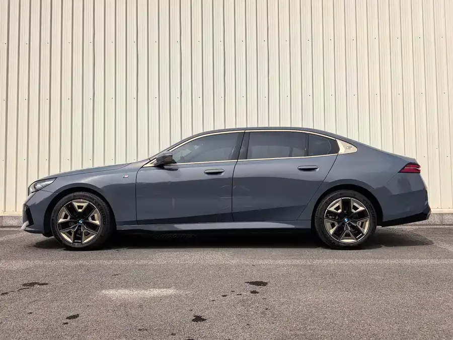BMW 5 Series BMW 5 Series 2025 525Li M Sport Package 2025 — миниатюра 5