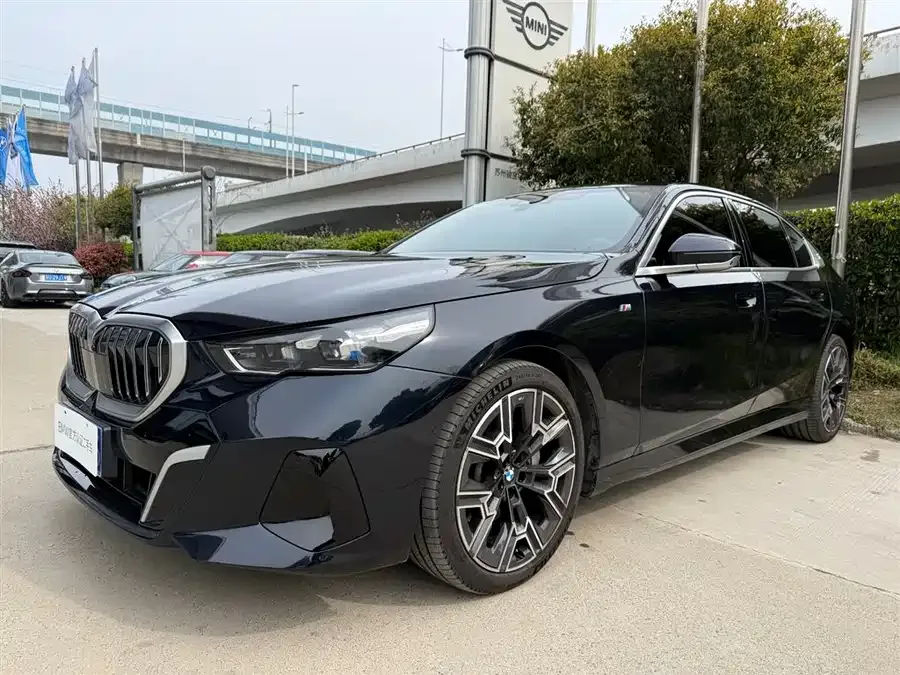 BMW 5 Series 2025