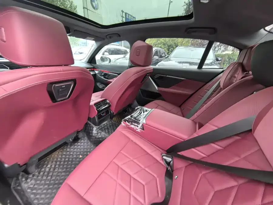BMW 5 Series BMW 5 Series 2025 525Li M Sport Package 2026 — миниатюра 3