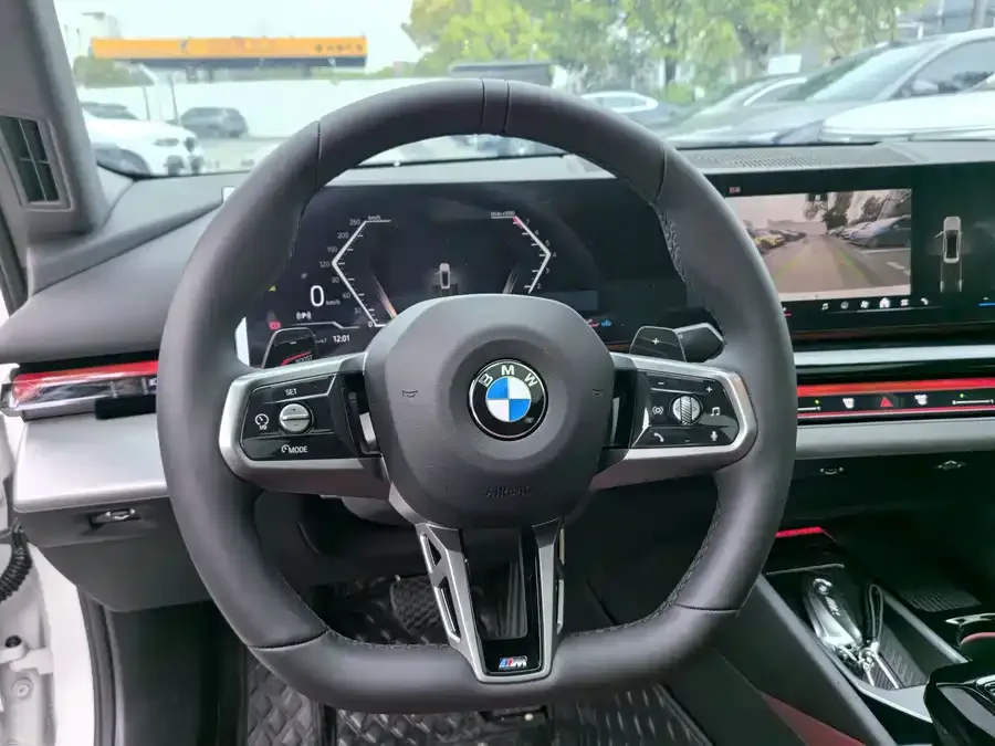BMW 5 Series BMW 5 Series 2025 525Li M Sport Package 2026 — миниатюра 5