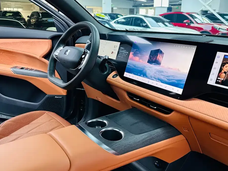 Changan CS75PLUS Changan CS75PLUS 2025 fourth-generation 1.5T New Blue Whale Smart Flagship Edition 2024 — миниатюра 4