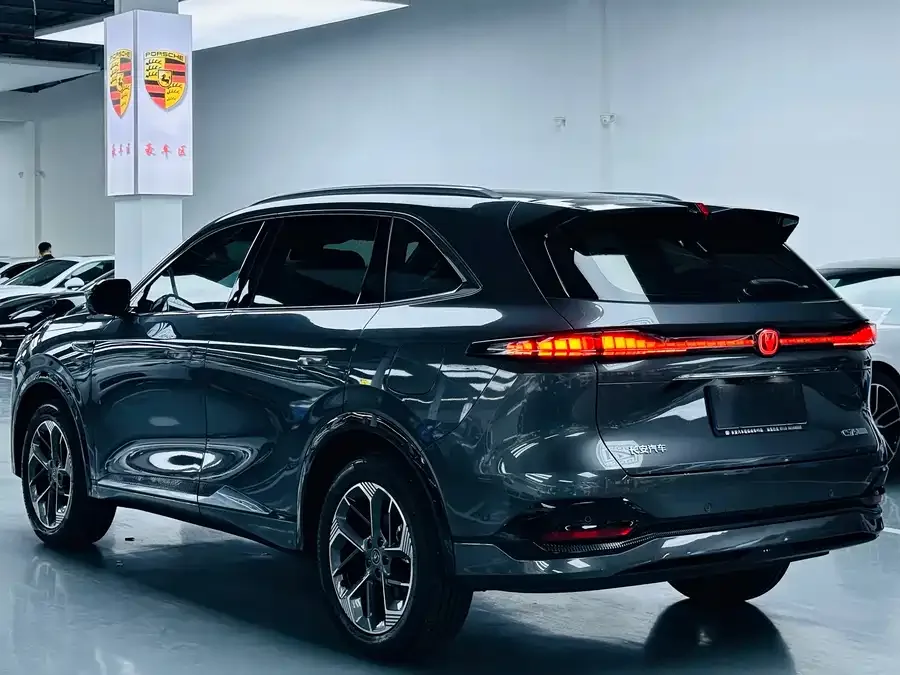 Changan CS75PLUS Changan CS75PLUS 2025 fourth-generation 1.5T New Blue Whale Smart Premium Edition 2024 — миниатюра 4