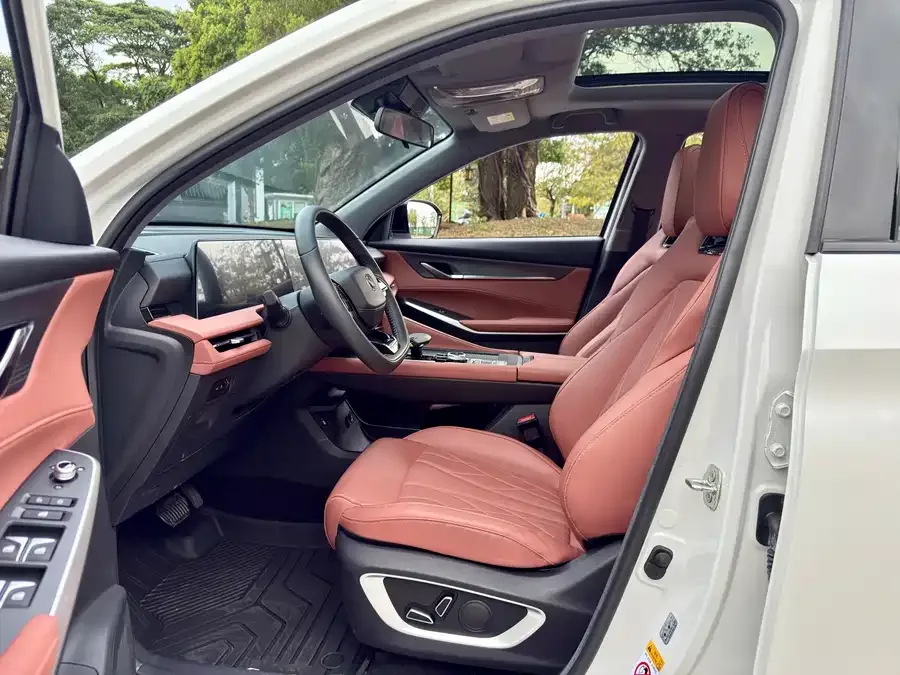 Changan CS75PLUS Changan CS75PLUS 2024 Third Generation Champion Edition 1.5T Smart Driving and Navigation Edition 2024 — миниатюра 3
