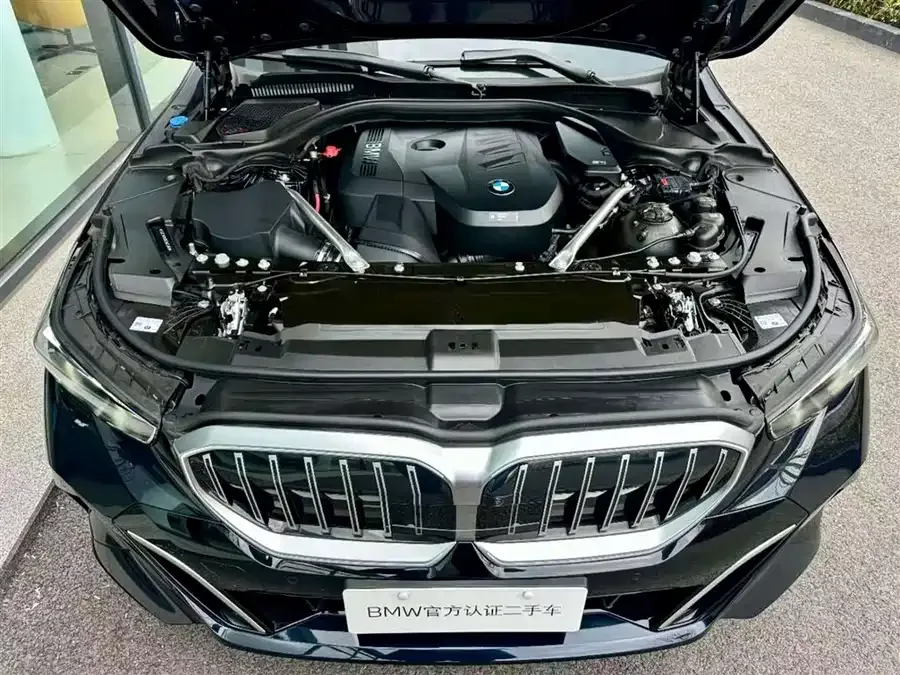 BMW 5 Series BMW 5 Series 2025 530Li Exclusive M Sport Package 2025 — миниатюра 4