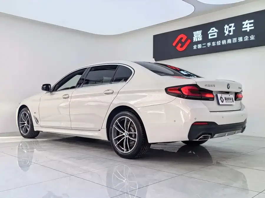 BMW 5 Series BMW 5 Series 2022 facelift 525Li M sports package 2024 — миниатюра 2