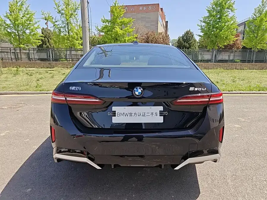 BMW 5 Series BMW 5 Series 2024 530Li Exclusive M Sports Package 2025 — миниатюра 4