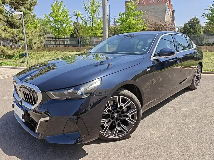 BMW 5 Series 2025