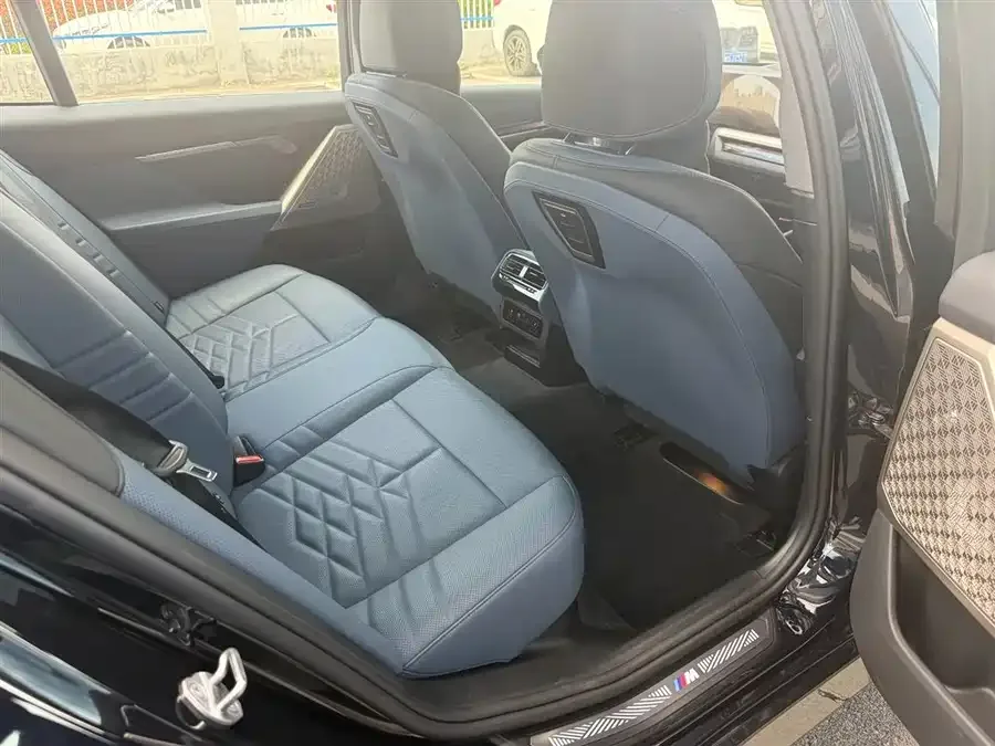 BMW 5 Series BMW 5 Series 2025 530Li Exclusive M Sport Package 2025 — миниатюра 3