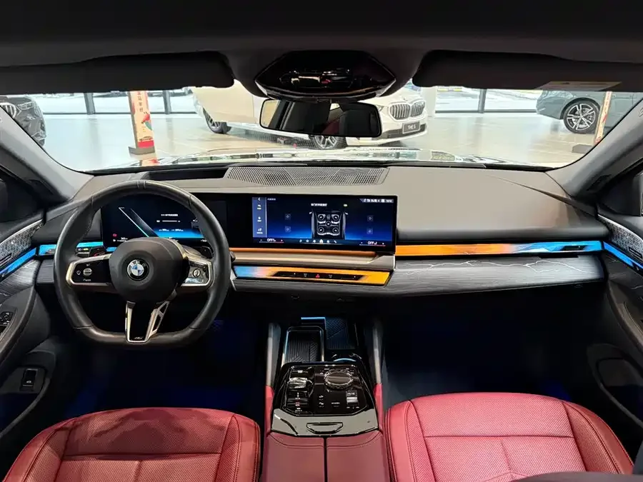 BMW 5 Series BMW 5 Series 2025 530Li Exclusive M Sport Package 2025 — миниатюра 2