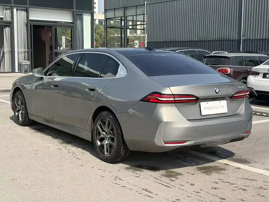 BMW 5 Series BMW 5 Series 2024 530Li Leading Luxury Package 2024 — миниатюра 3
