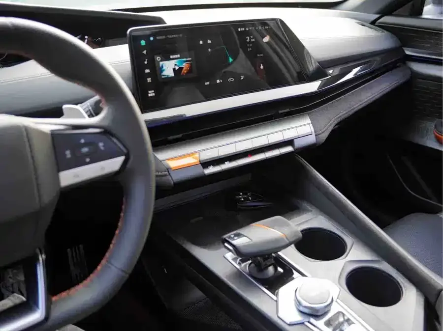 Changan UNI-V Changan UNI-V 2023 1.5T Sports Edition 2023 — миниатюра 3