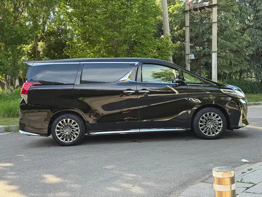 Toyota Crown Vellfire Vellfire 2023 Crown Hybrid 2.5L HV Premium Edition 2023 — миниатюра 4