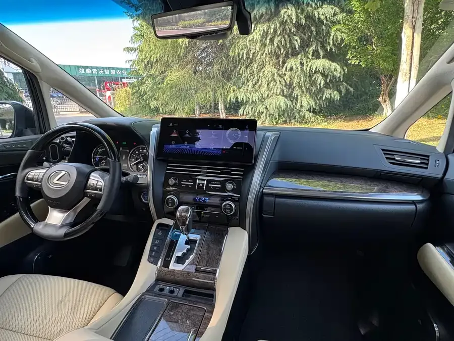 Toyota Crown Vellfire Vellfire 2023 Crown Hybrid 2.5L HV Premium Edition 2023 — миниатюра 5