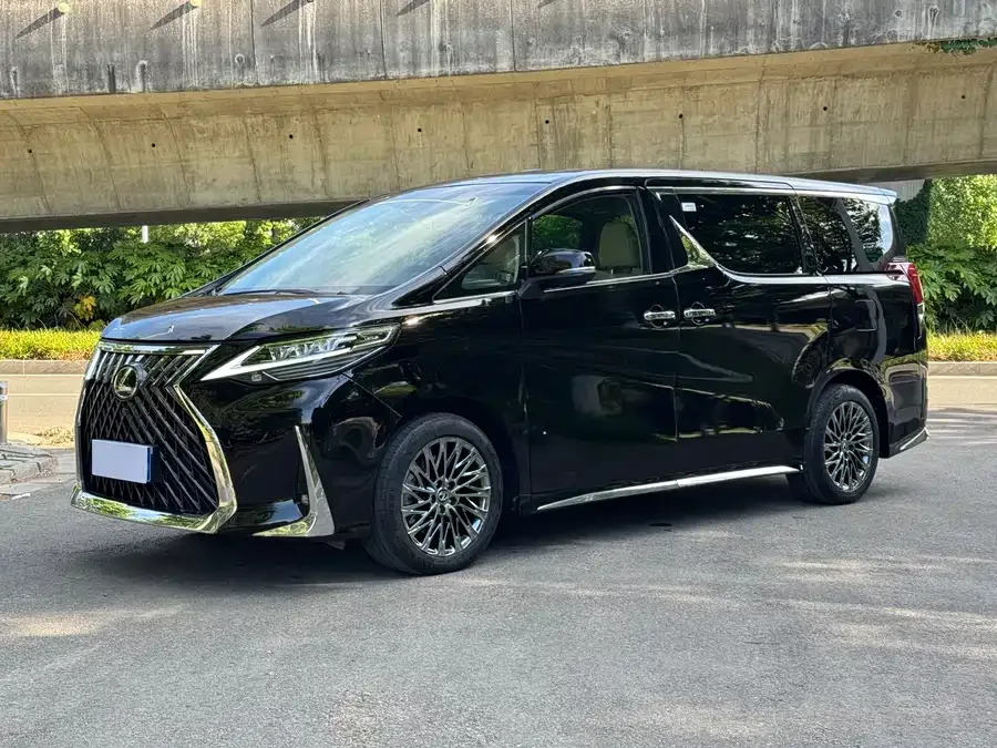 Toyota Crown Vellfire 2023