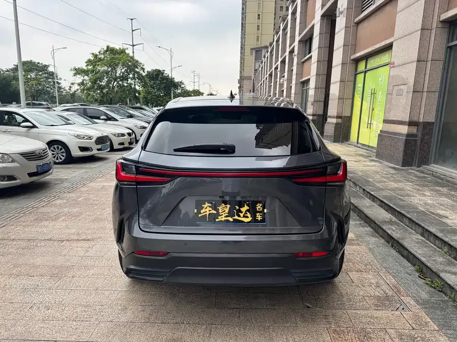 Lexus NX 2022 350h front-wheel drive Chuangyue Edition 2022 — миниатюра 2
