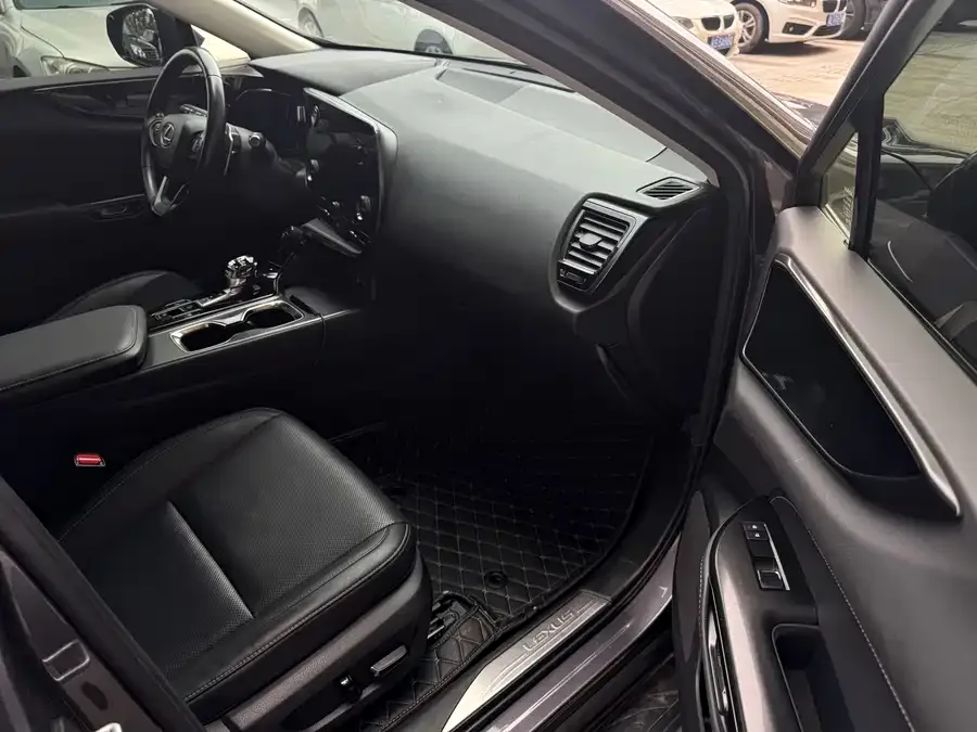 Lexus NX 2022 350h front-wheel drive Chuangyue Edition 2022 — миниатюра 5