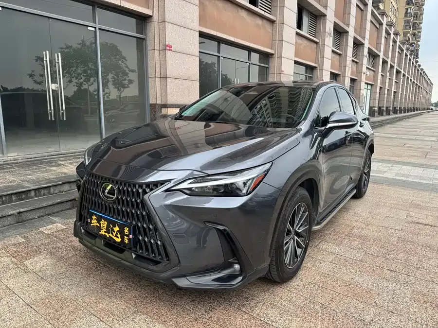 Lexus NX 2022