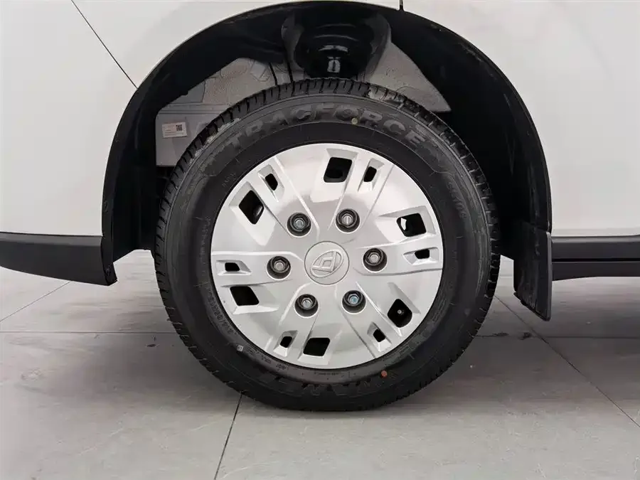Maxus Xintu V70 Xintu V70 2025 2.0T Manual Short Wheelbase Low Roof Elite Edition 5/6 Seats (125Ps) 2025 — миниатюра 5