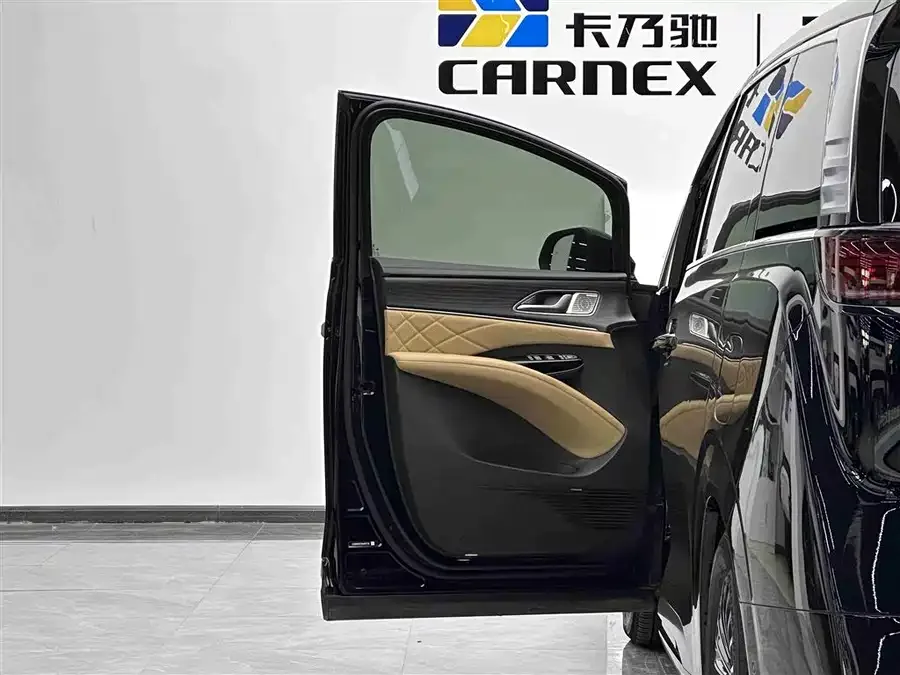 BYD D9 DENZA D9 2024 DM-i 980 4WD Flagship Model 2024 — миниатюра 2