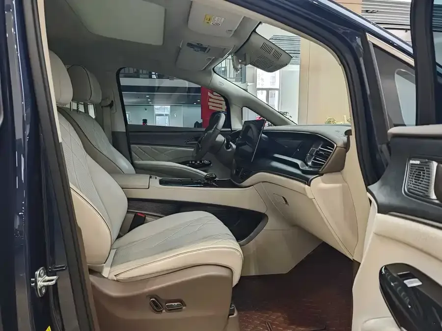 BYD D9 DENZA D9 2022 DM-i 1040 Premium Edition 2023 — миниатюра 3