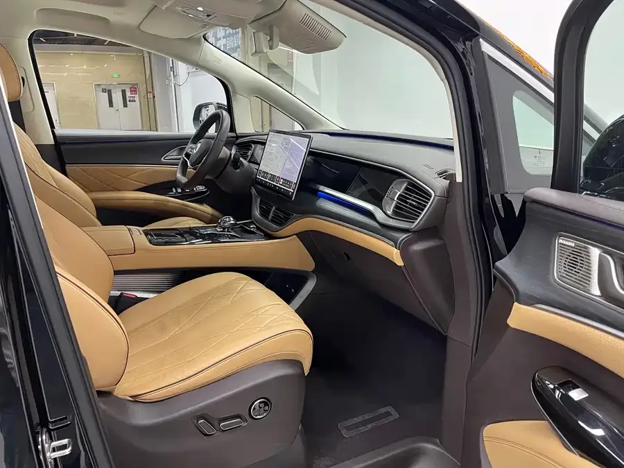 BYD D9 DENZA D9 2024 DM-i 980 4WD Premium Edition 2024 — миниатюра 4