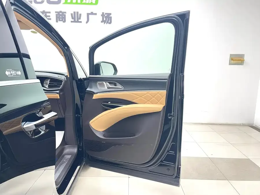 BYD D9 Denza D9 2025 DM-i Intelligent Driving Edition 1020 Four-Wheel Drive Flagship Model 2025 — миниатюра 2
