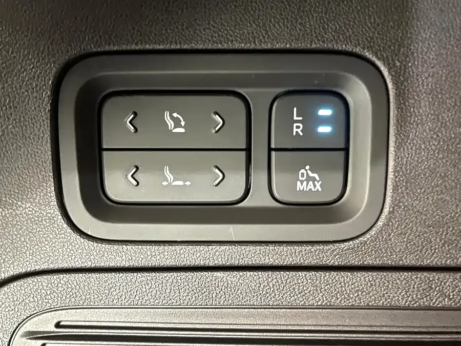 BYD D9 Denza D9 2025 DM-i Intelligent Driving Edition 1020 Four-Wheel Drive Flagship Model 2025 — миниатюра 3