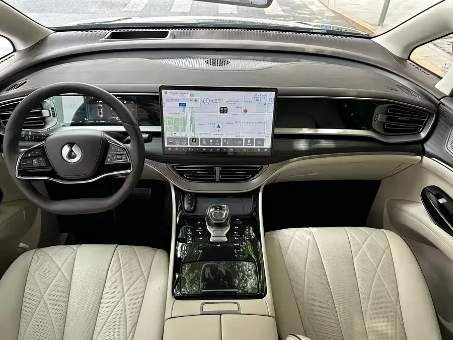 BYD D9 DENZA D9 2024 DM-i 980 4WD Premium Edition 2025 — миниатюра 4
