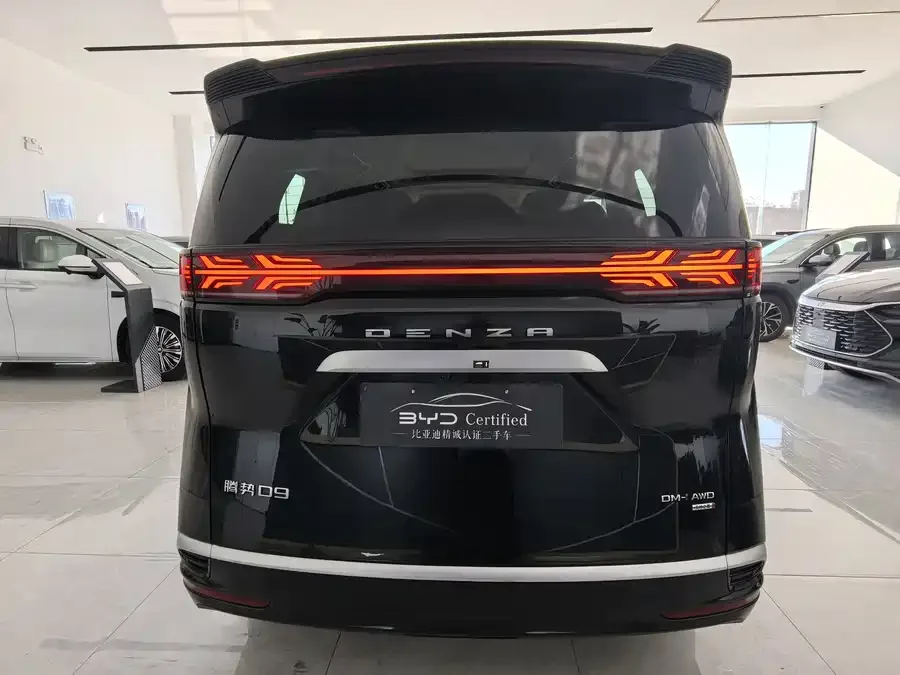 BYD D9 Denza D9 2025 DM-i Intelligent Driving Edition 1020 Four-Wheel Drive Flagship Model 2025 — миниатюра 5