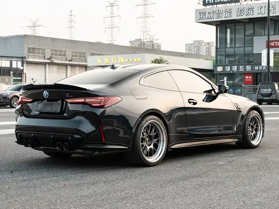 BMW M4 2023 M4 Coupe Thunder Edition 2024 — миниатюра 3