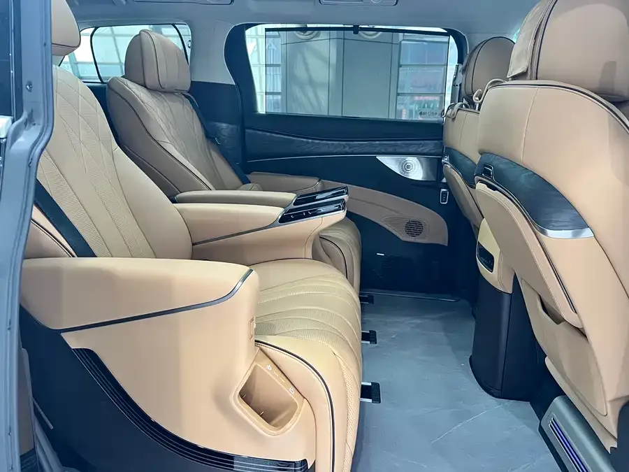 BYD D9 DENZA D9 2024 DM-i 970 Luxury Edition 2025 — миниатюра 4