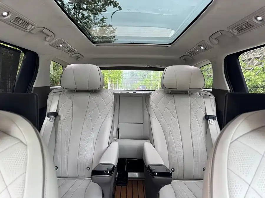 BYD D9 BYD D9 2022 DM-i 970 4WD Flagship Model 2023 — миниатюра 4