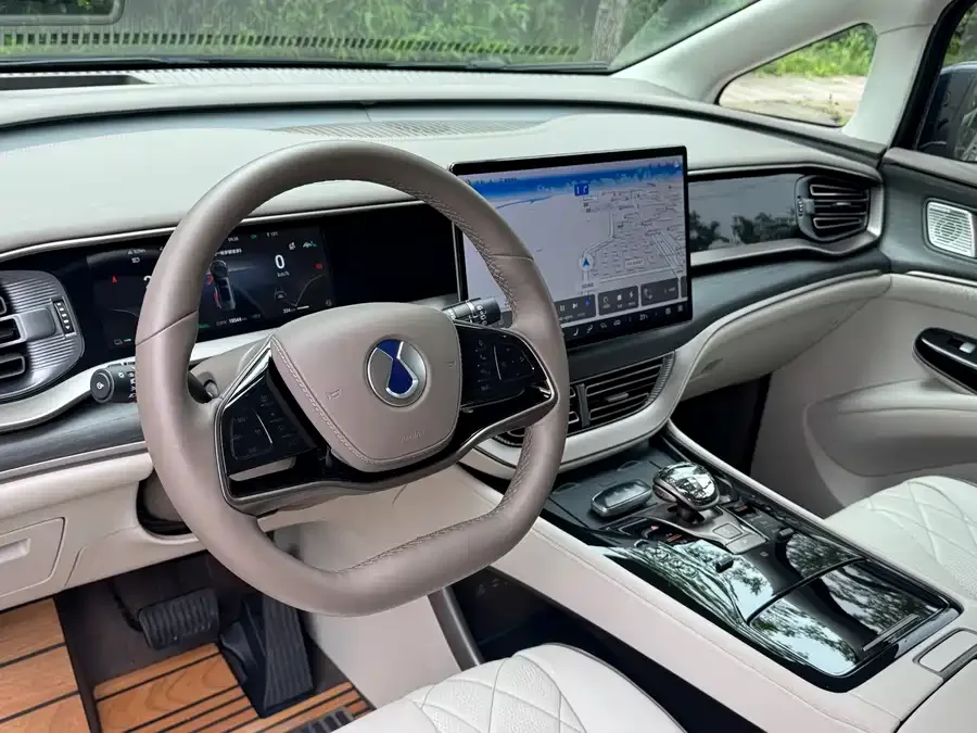 BYD D9 BYD D9 2022 DM-i 970 4WD Flagship Model 2023 — миниатюра 5