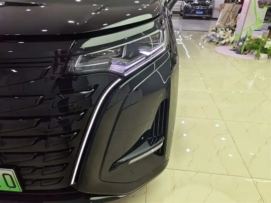 BYD D9 BYD D9 2022 DM-i 970 4WD Flagship Model 2023 — миниатюра 3