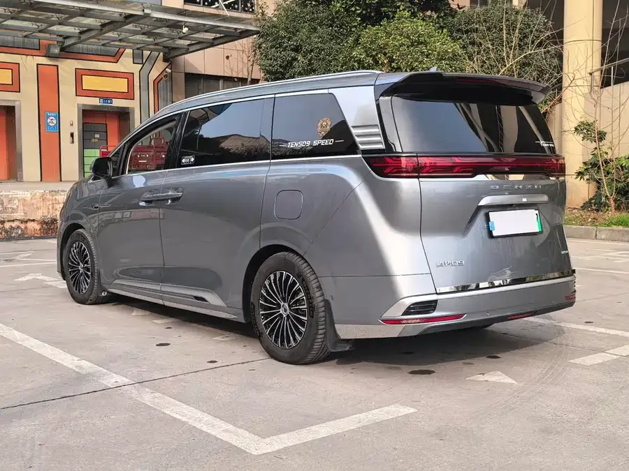 BYD D9 BYD D9 2022 DM-i 970 4WD Flagship Model 2023 — миниатюра 4