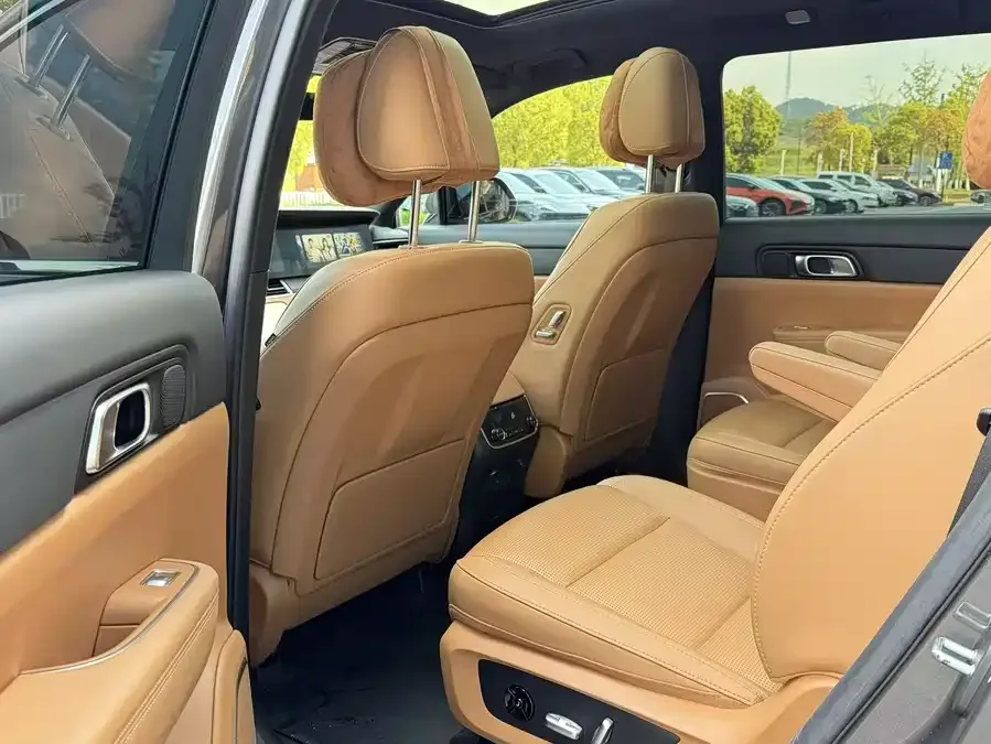 Li Xiang One Ideal ONE 2021 extended range 6-seater version 2022 — миниатюра 2
